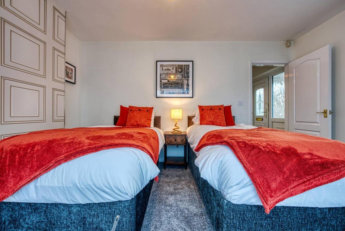 Dudley-5 Beds-Contractors-Parking-Long Stay! Exterior photo